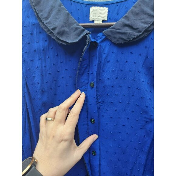 Anthropologie Blue Sleeveless Button-Up Blouse With Textured Dots & Contrast Col - Picture 2 of 6